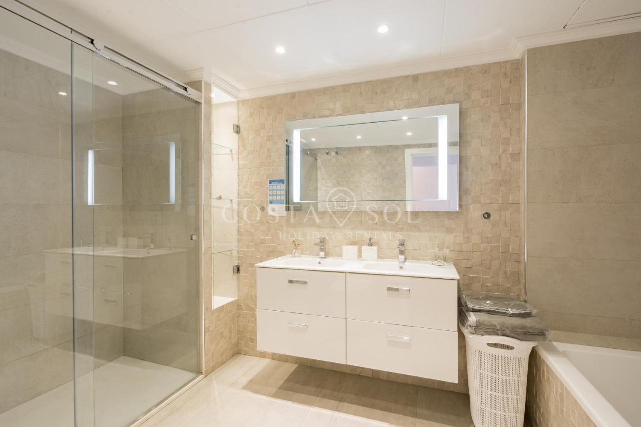 Puerto Marina-Benalmadena Luxury Apartment Dentro De La Isla Ngoại thất bức ảnh